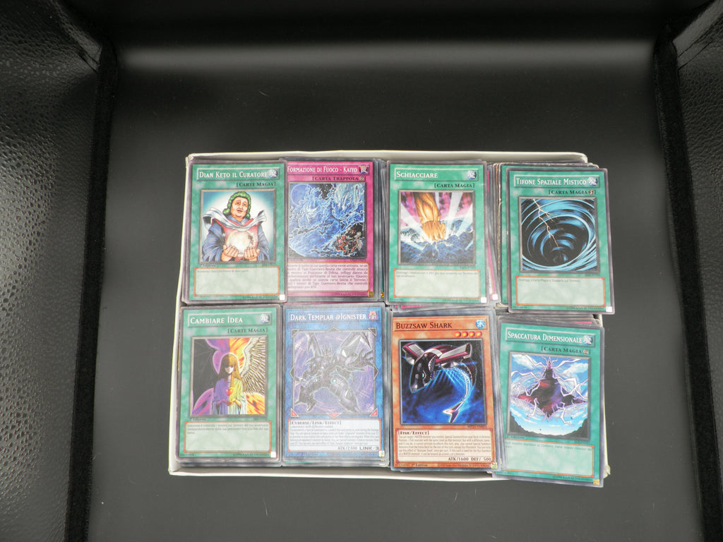 lotto di circa 600 carte Yu Gi Oh!