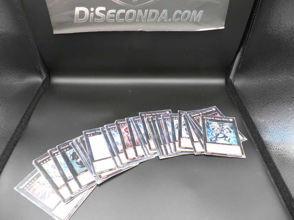 LOTTO 40 CARTE YU GI OH XYZ