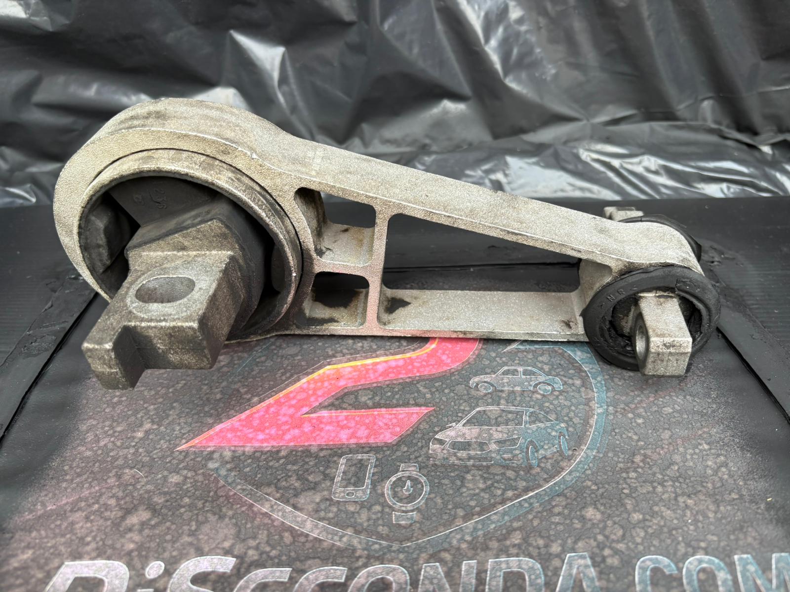 SUPPORTO MOTORE ALFA BRERA SPIDER 159 2.4 JTDM COD: 50502603 ORIGINALE USATO